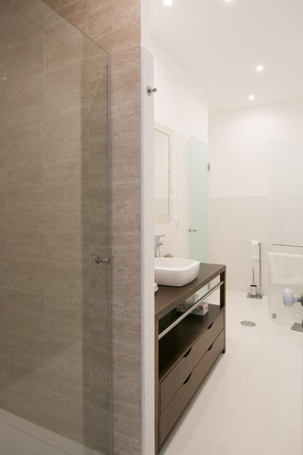 Classic & Super Central Apartment By Lovelystay Lisbon Bagian luar foto